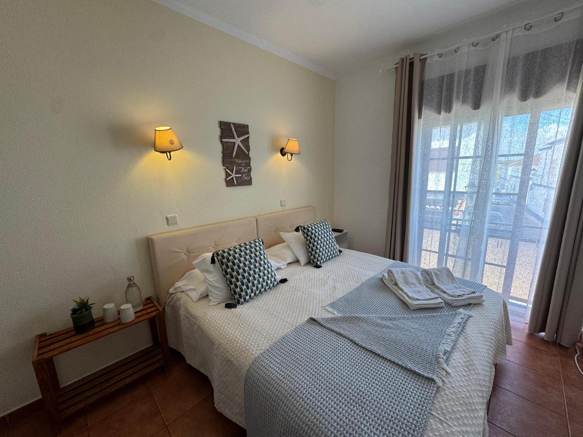 Quartos Abelha Porto Covo Bagian luar foto